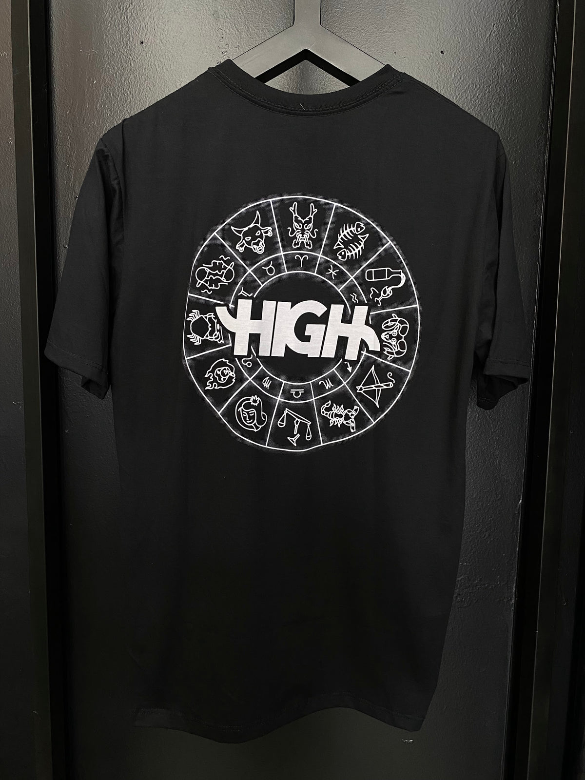 Camiseta High Círculo Preta