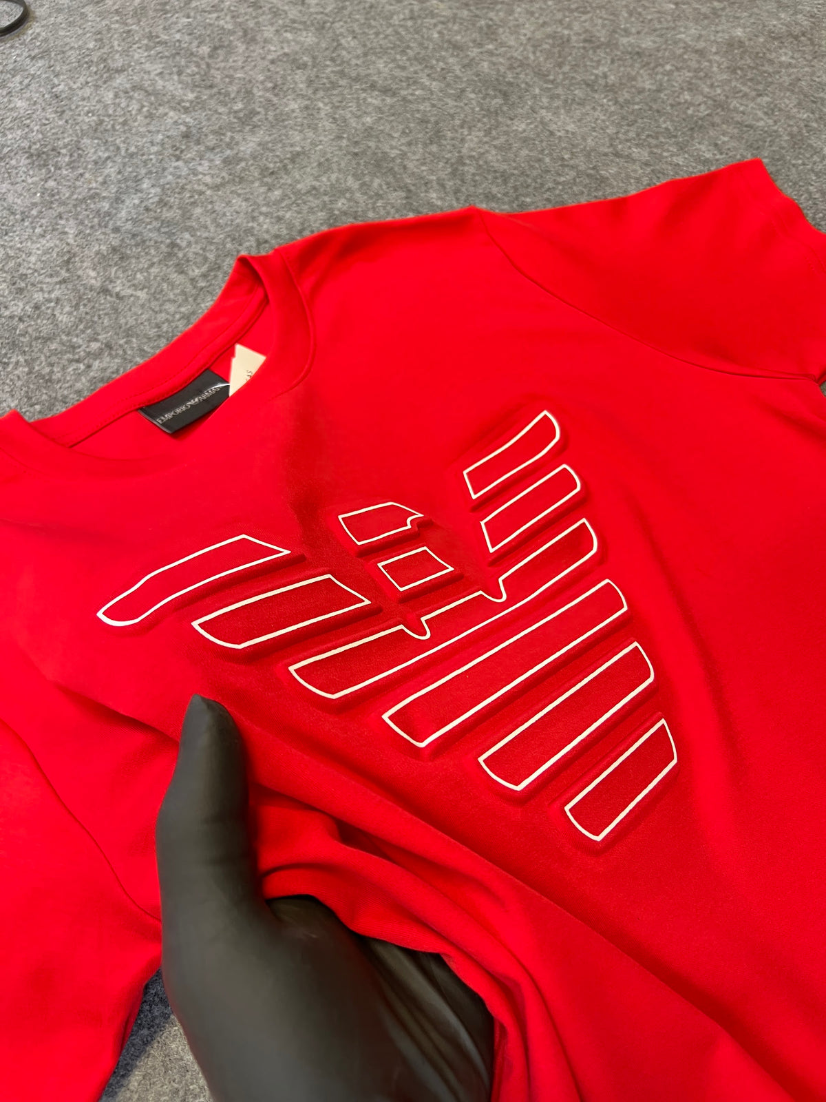 Camiseta Armni Malha Pima Águia Vermelha - detalhe da estampa