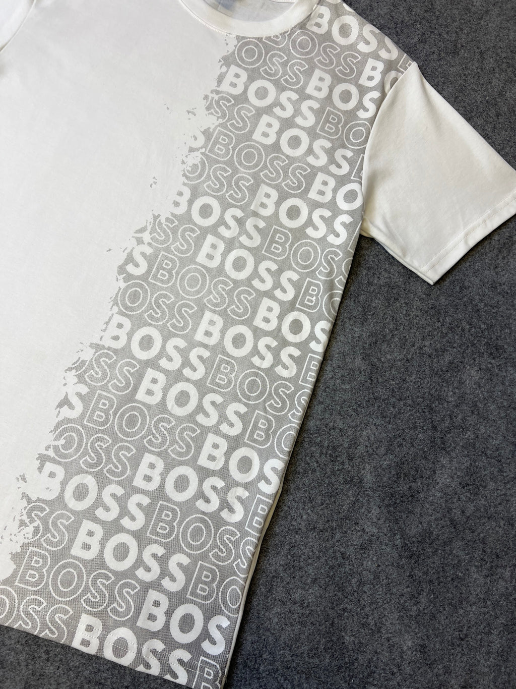 Camiseta Hgo Boss Malha Pima Faixa Lateral Branca - detalhe