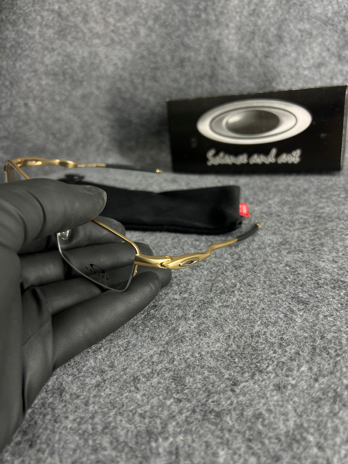 Armação Oakley Lente Transparente Dourada