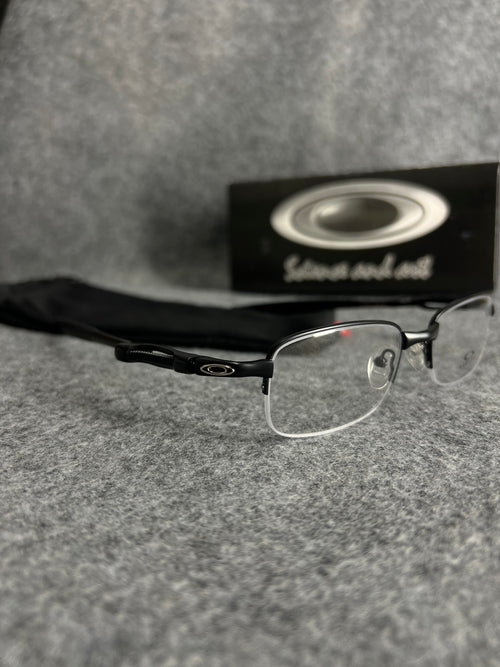 Armação Oakley Mola Preta Lente Transparente