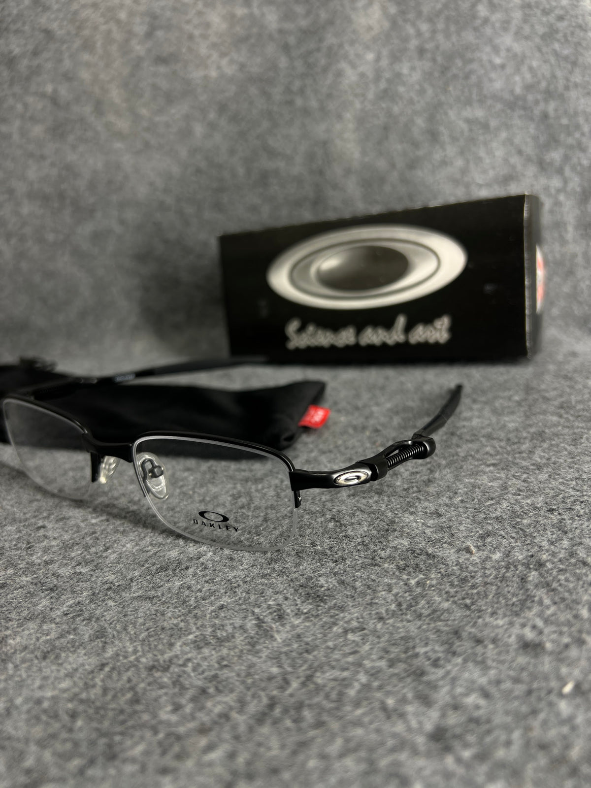 Armação Oakley Mola Preta Lente Transparente