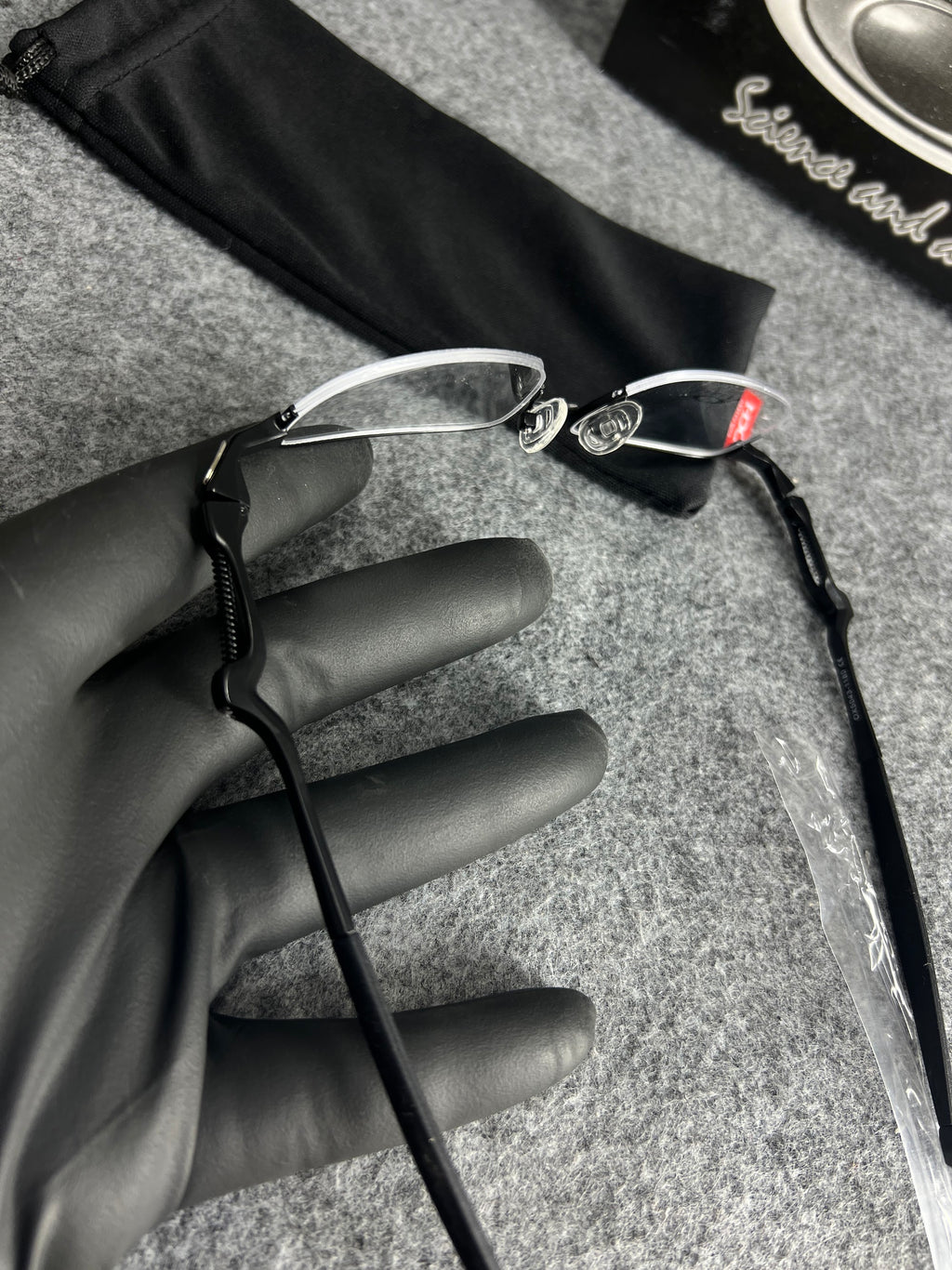 Armação Oakley Mola Prata Lente Transparente