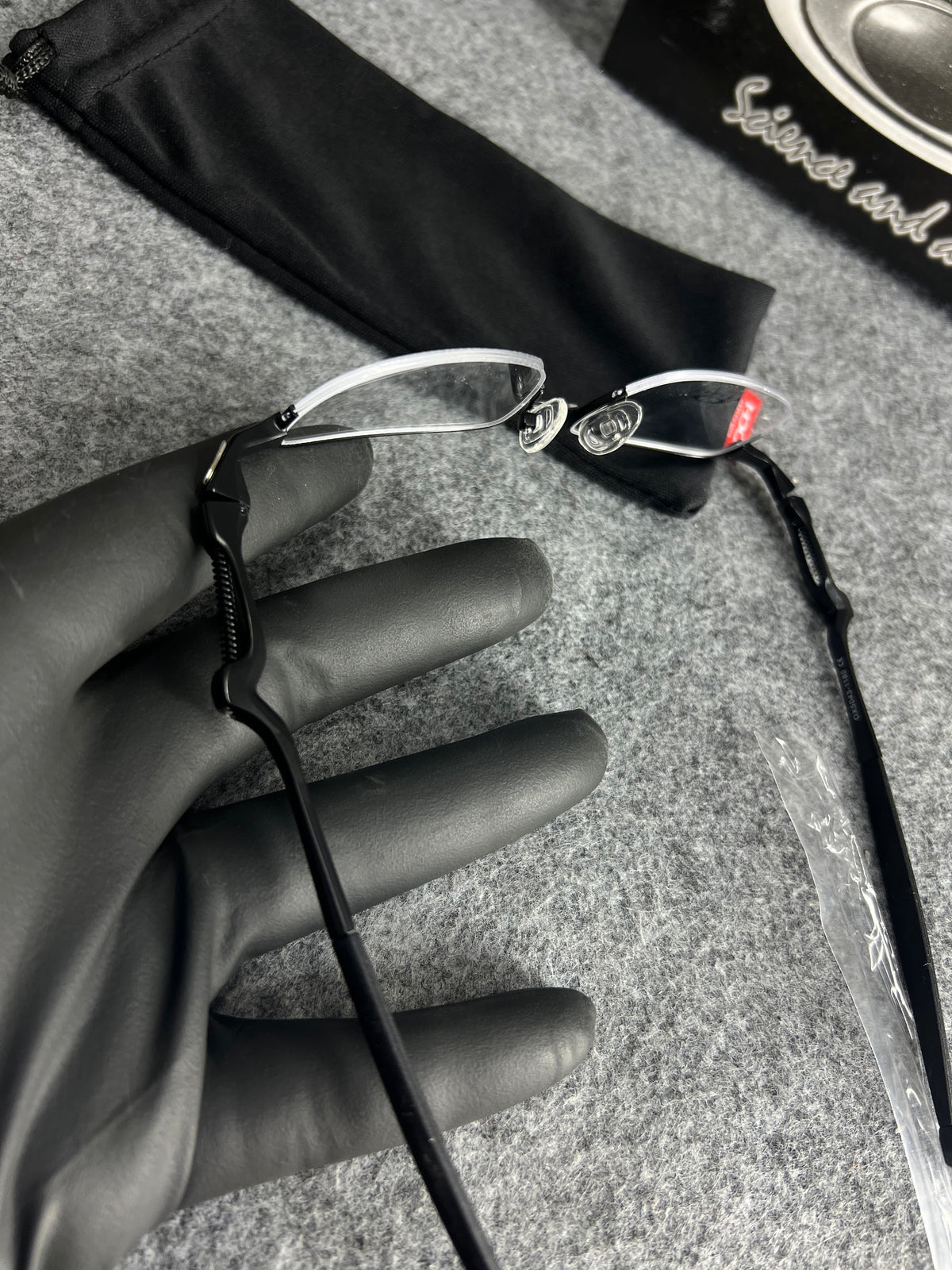 Armação Oakley Mola Prata Lente Transparente