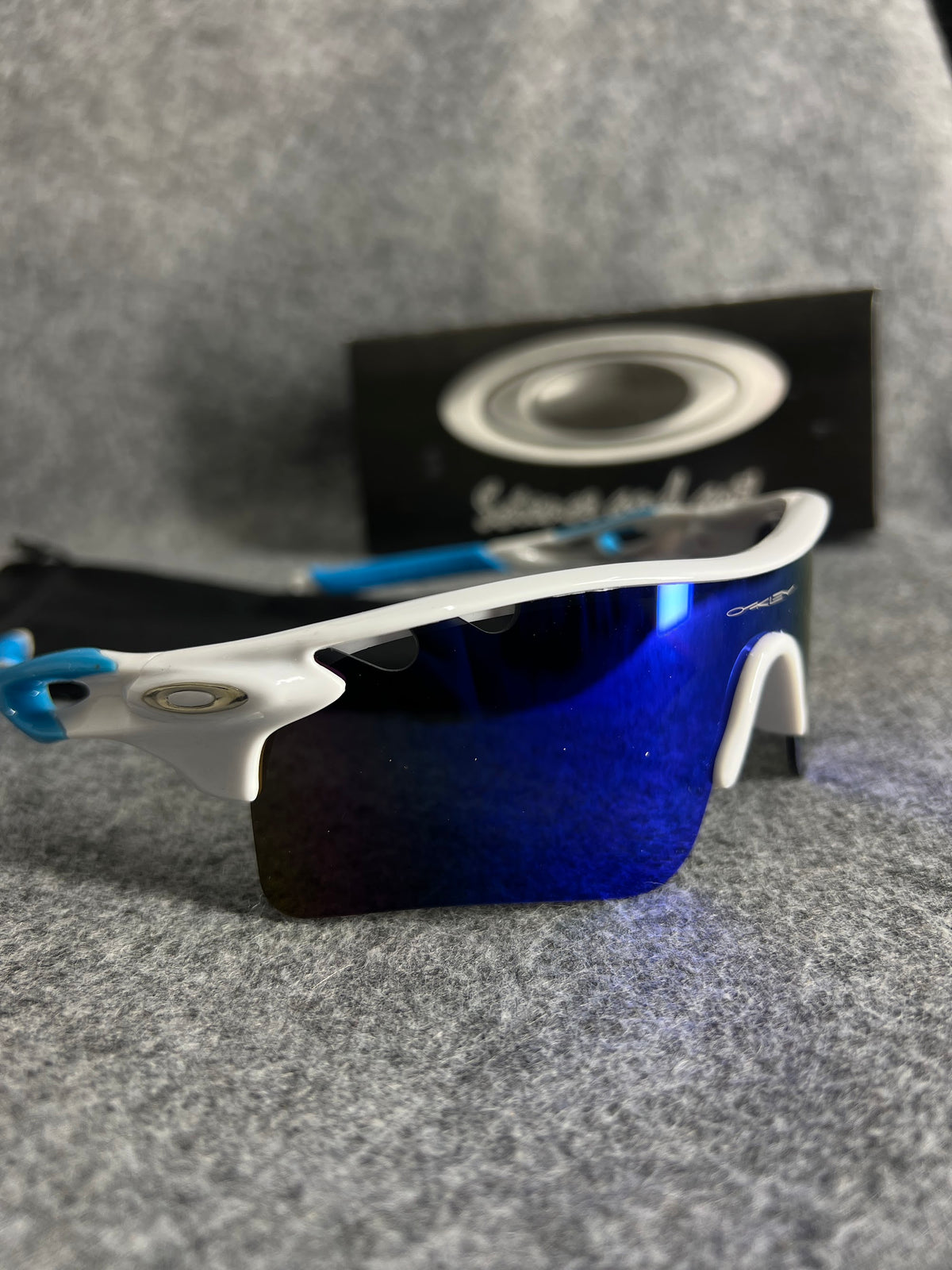 Óculos Oakley Radar Lock Branco Lente Azul