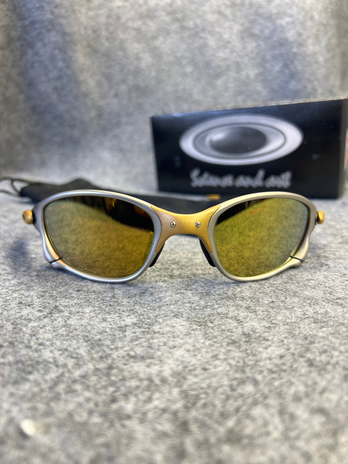 Óculos Oakley Juliet 24K Lente Dourada