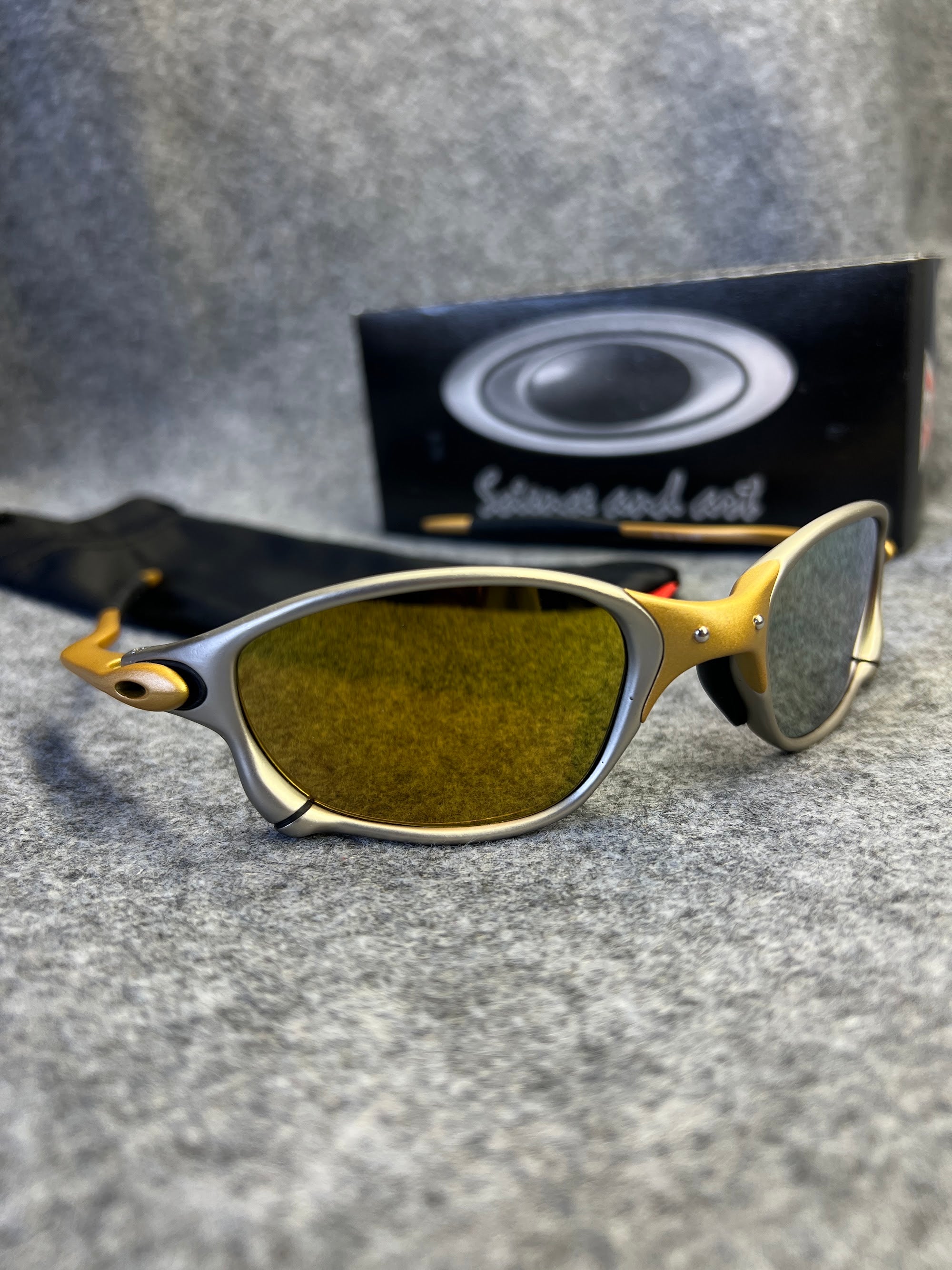 Óculos Oakley Juliet 24K Lente Dourada