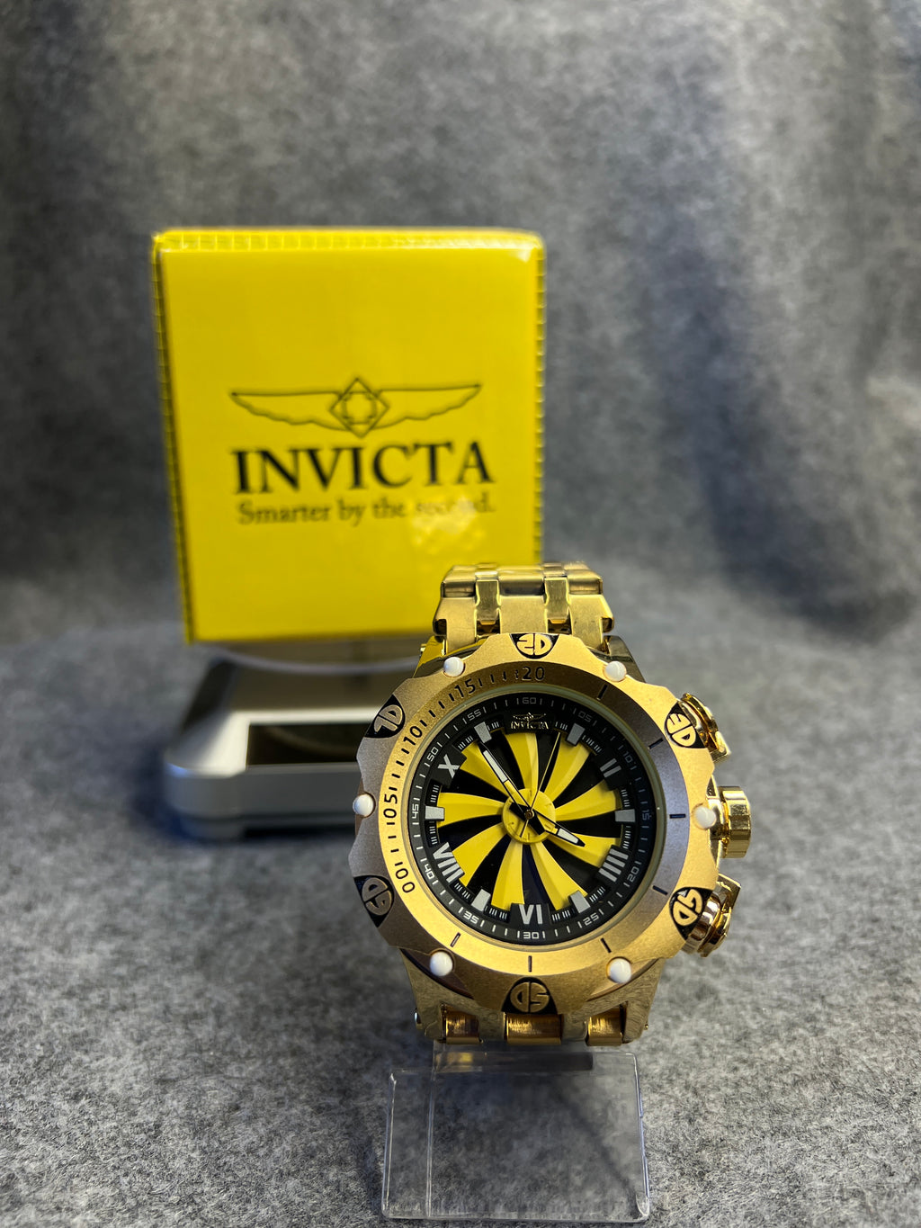 Relógio Invicta Subaqua Turbina Dourado Mostrador Amarelo