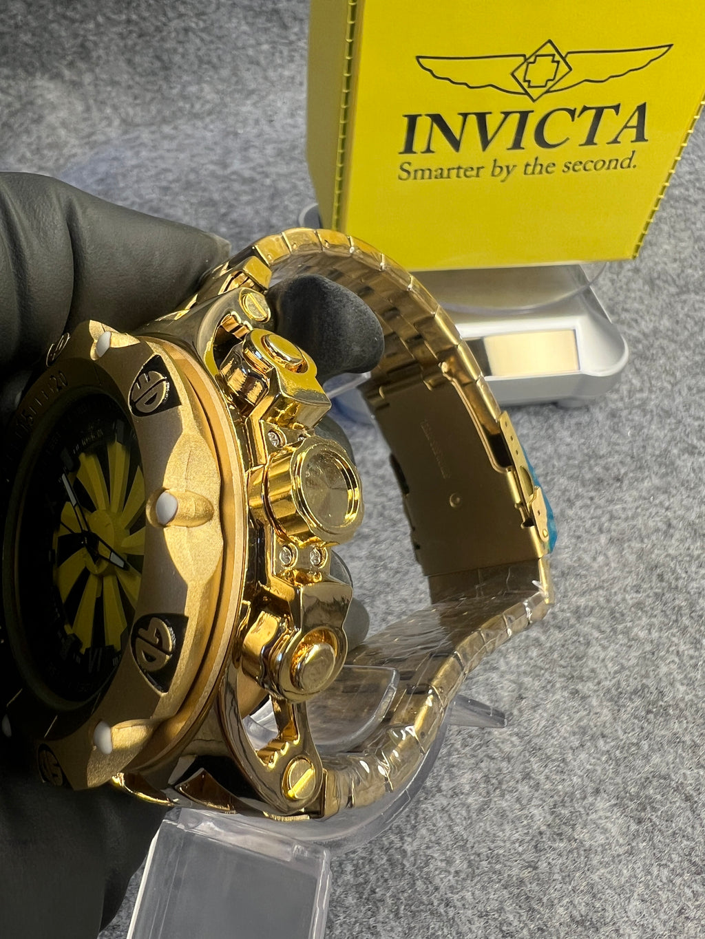 Relógio Invicta Subaqua Turbina Dourado Mostrador Amarelo