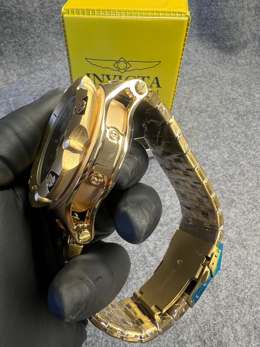 Relógio Invicta Subaqua Turbina Dourado Mostrador Amarelo