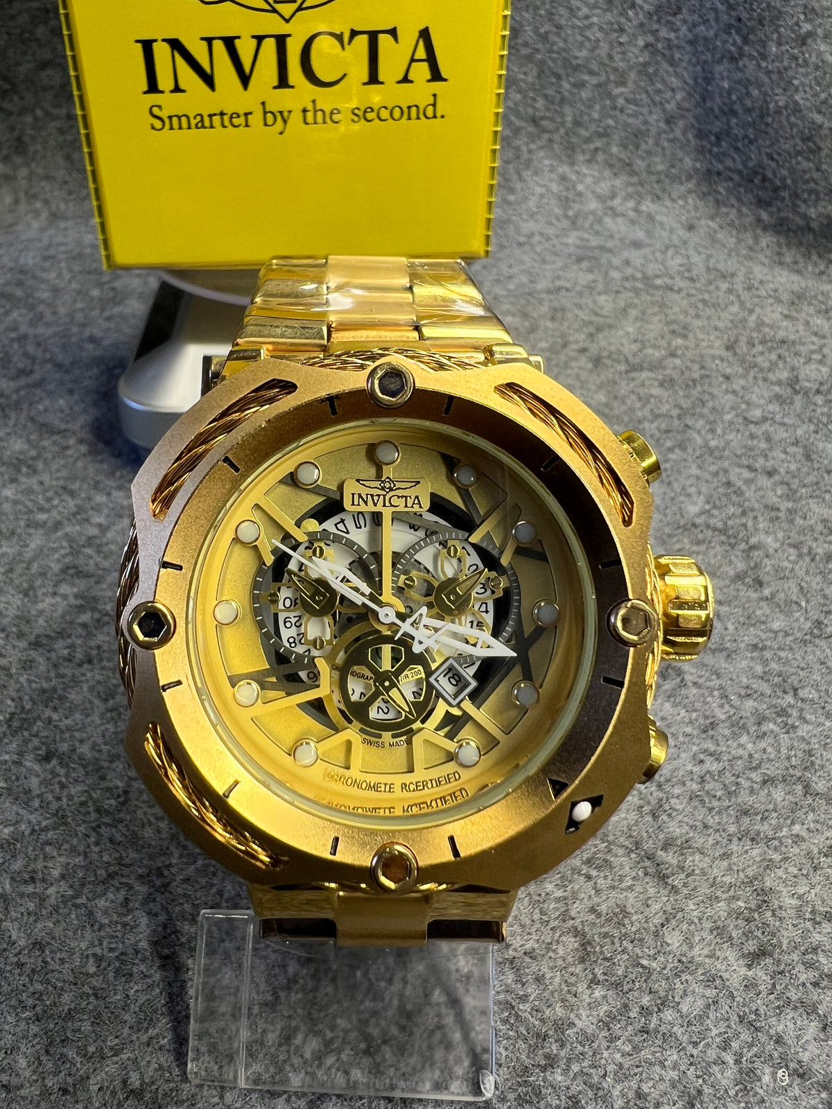Relógio Invicta Skeleton Dourado