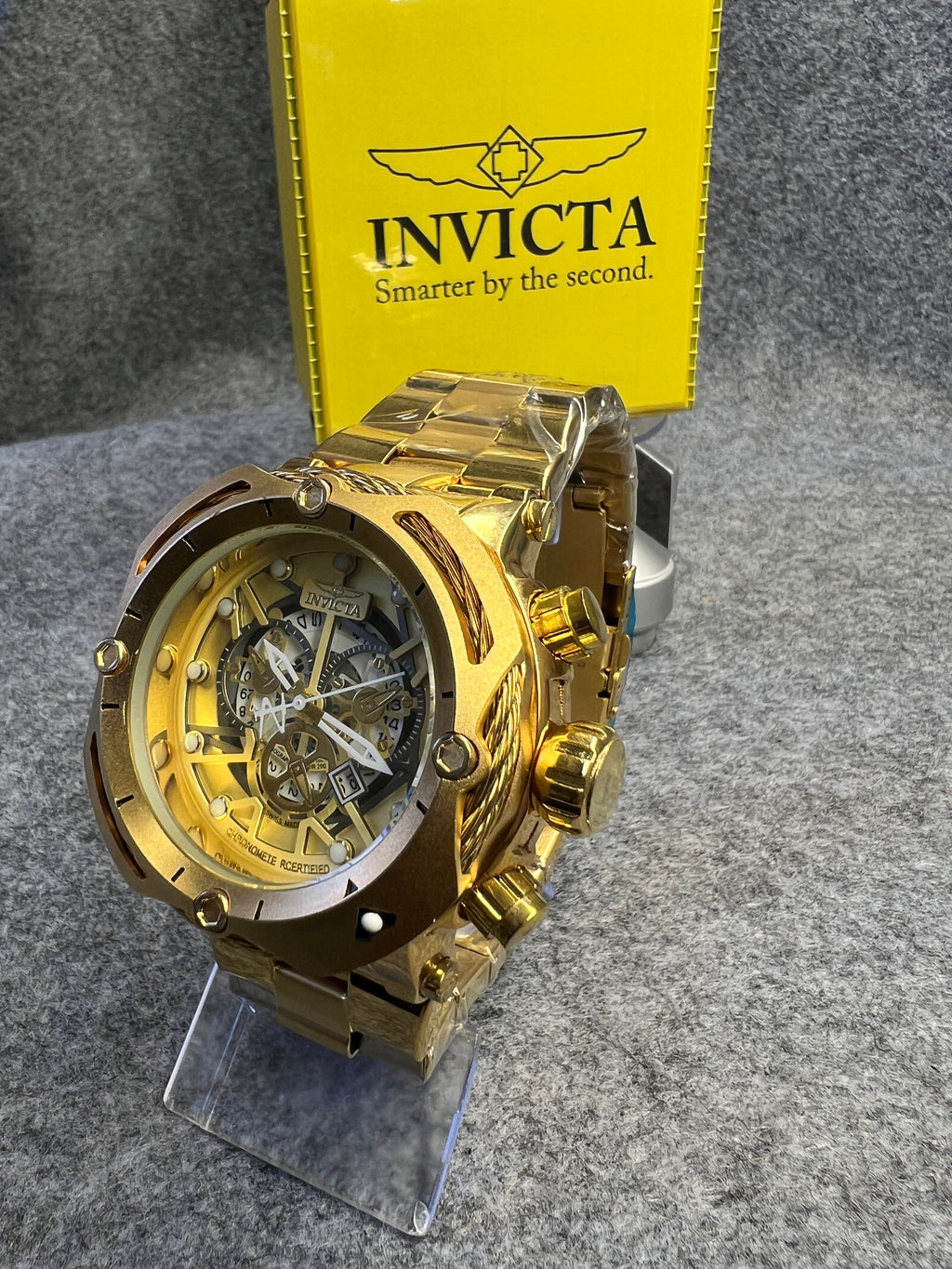 Relógio Invicta Skeleton Dourado