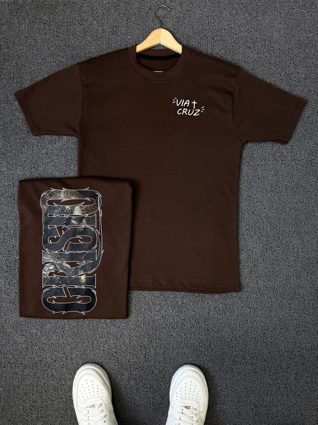 Camiseta Via Cruz Jesus Marrom