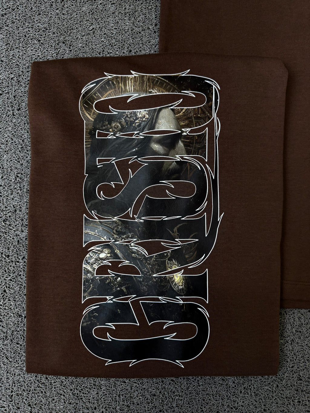 Camiseta Via Cruz Jesus Marrom - estampa costas