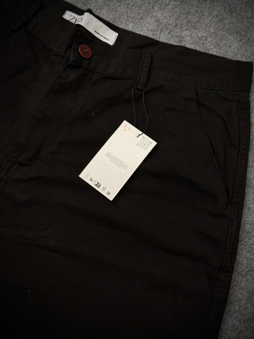 Bermuda Zra (Black)